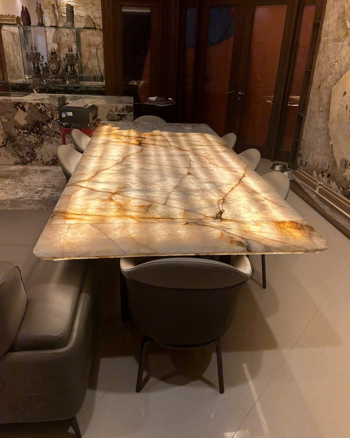 Dining Table Image 3